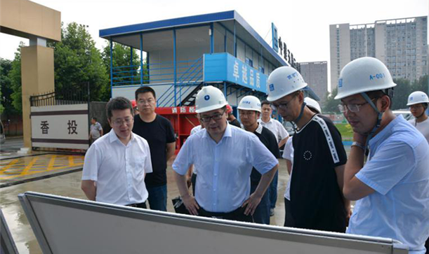 新都区区委副书记、区长李云到新都香城体育中心项目调研指导工作